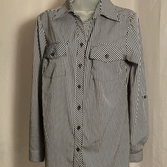 Button down small long sleeve top - Picture 1 of 16